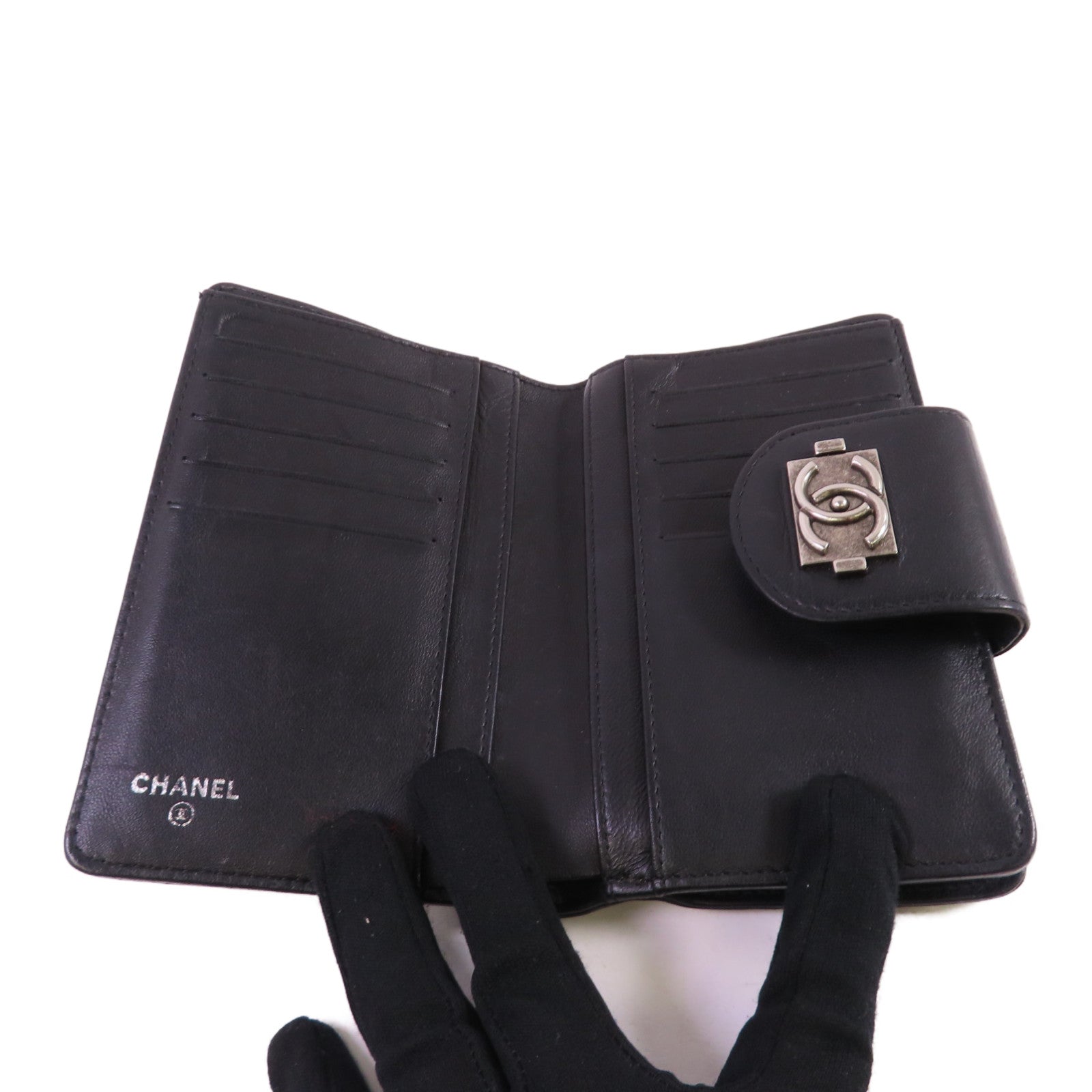 CHANEL 菱格羊皮皮革Middle Wallet銀扣短錢包黑色