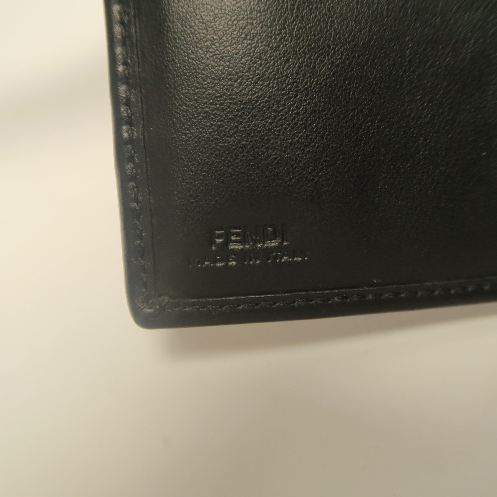 FENDI 【激減優惠】牛皮皮革Wallet銀扣長錢包黑色