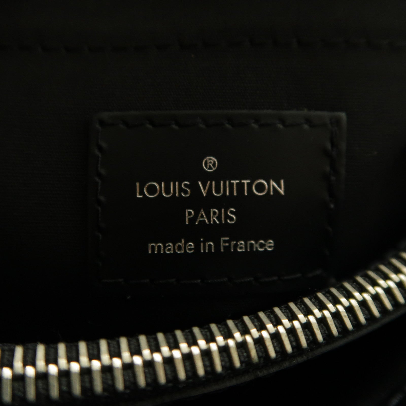 LOUIS VUITTON 【激減優惠】Epi Passy PM銀扣手挽袋黑色