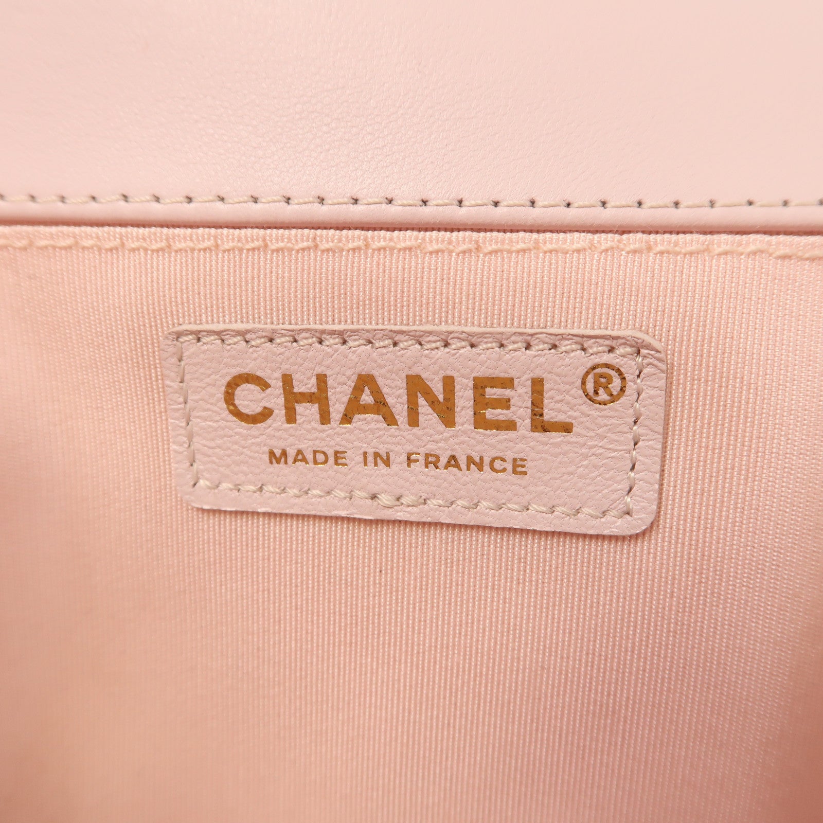 CHANEL 羊皮皮革Boy 25金扣鏈帶肩背袋