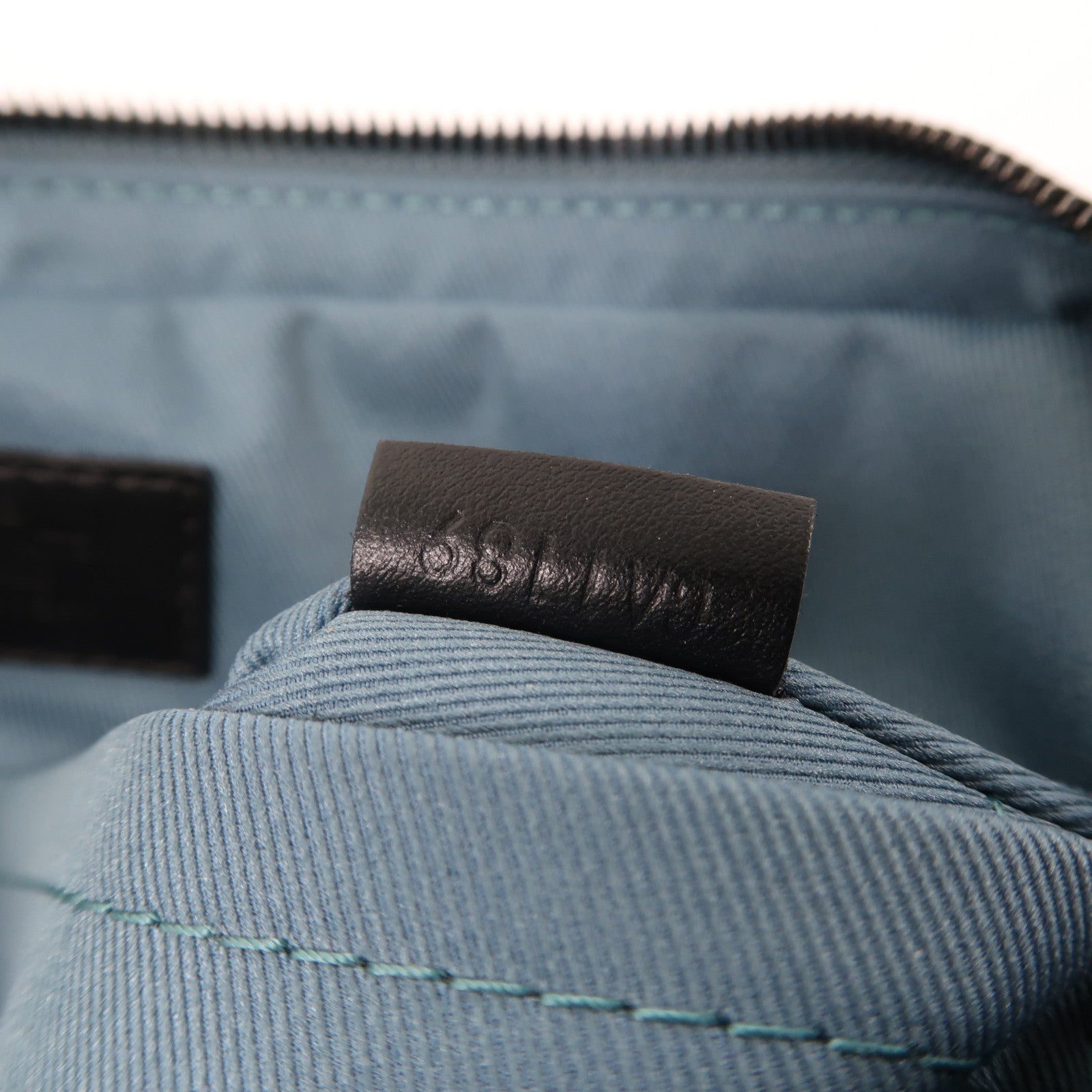 LOUIS VUITTON Damier Graphite Alpha Messenger Bag肩背袋黑色