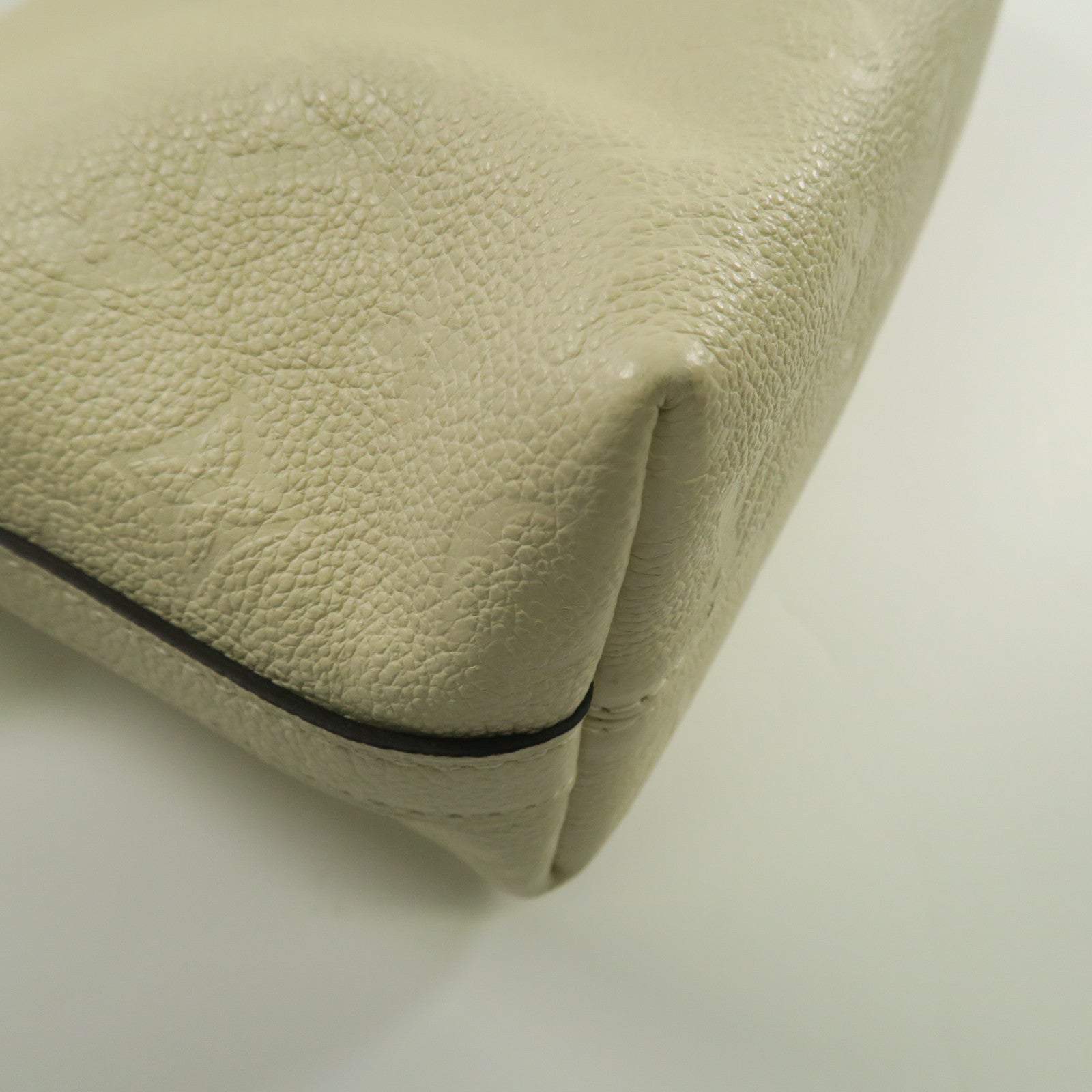 LOUIS VUITTON Monogram Empreinte Sac Sport Handbag金扣肩背袋米色