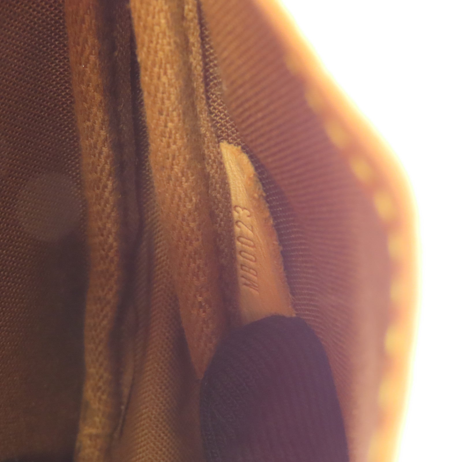 LOUIS VUITTON Monogram Saumur 30金扣肩背袋