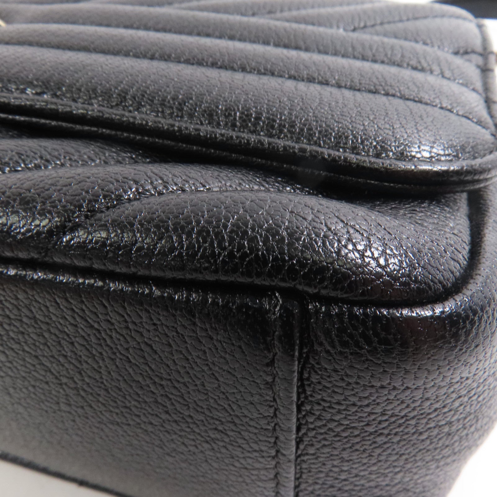 CHANEL 牛皮皮革Diagonal Quilted Flap Bag鏈帶肩背袋