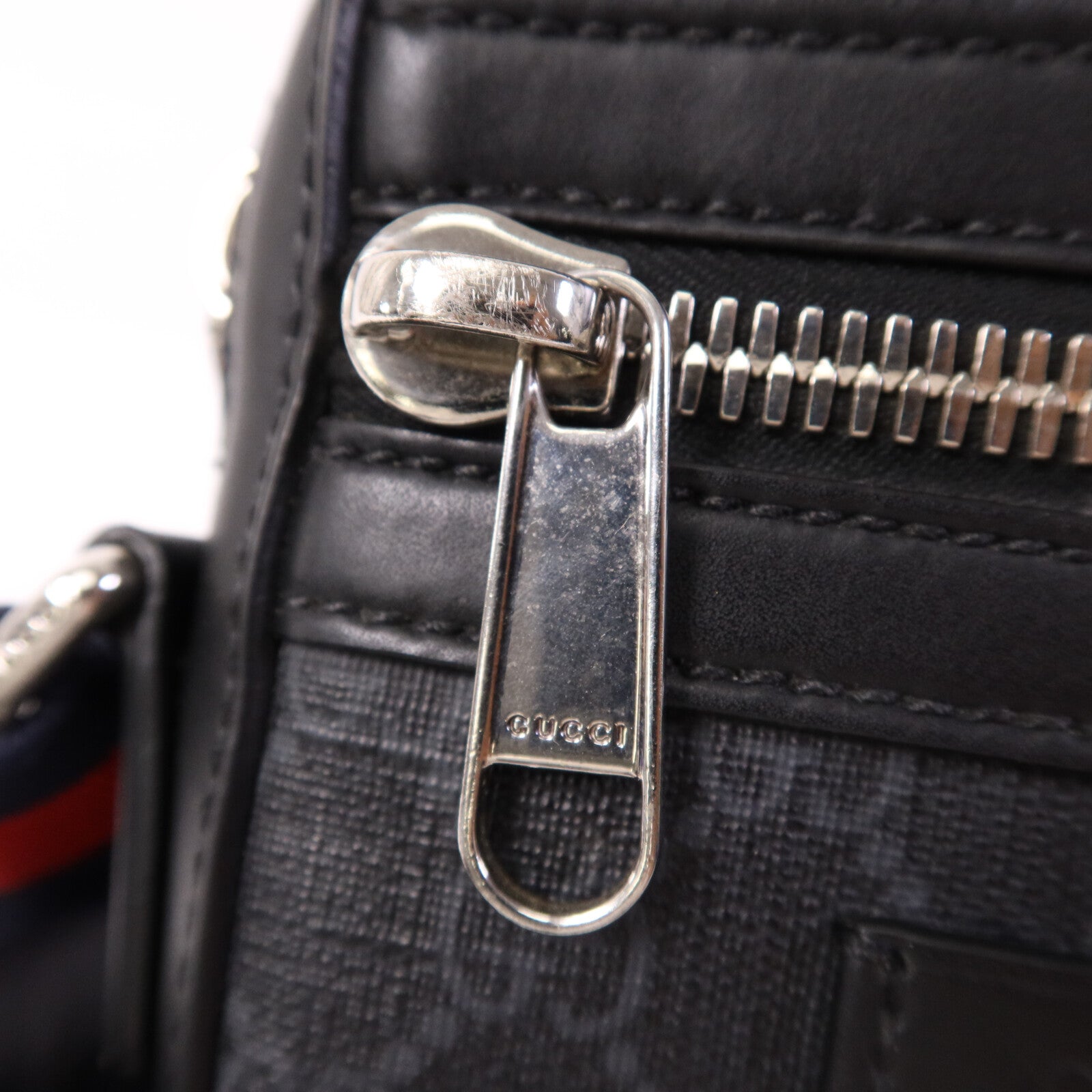 GUCCI 漆皮皮革GG Supreme Messenger銀扣肩背袋