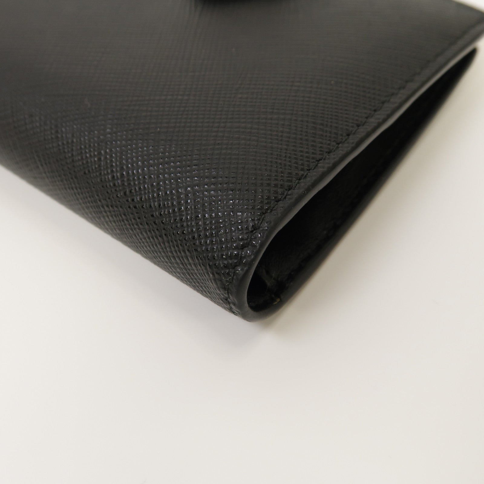 PRADA Saffiano皮革Small Wallet金扣鈕扣錢包黑色