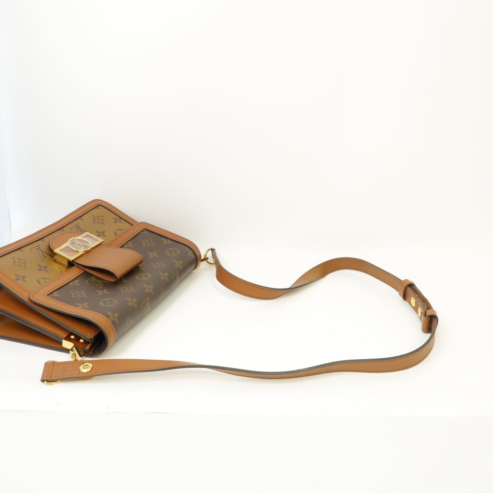 LOUIS VUITTON Monogram Reverse Dauphine金扣肩背袋棕色