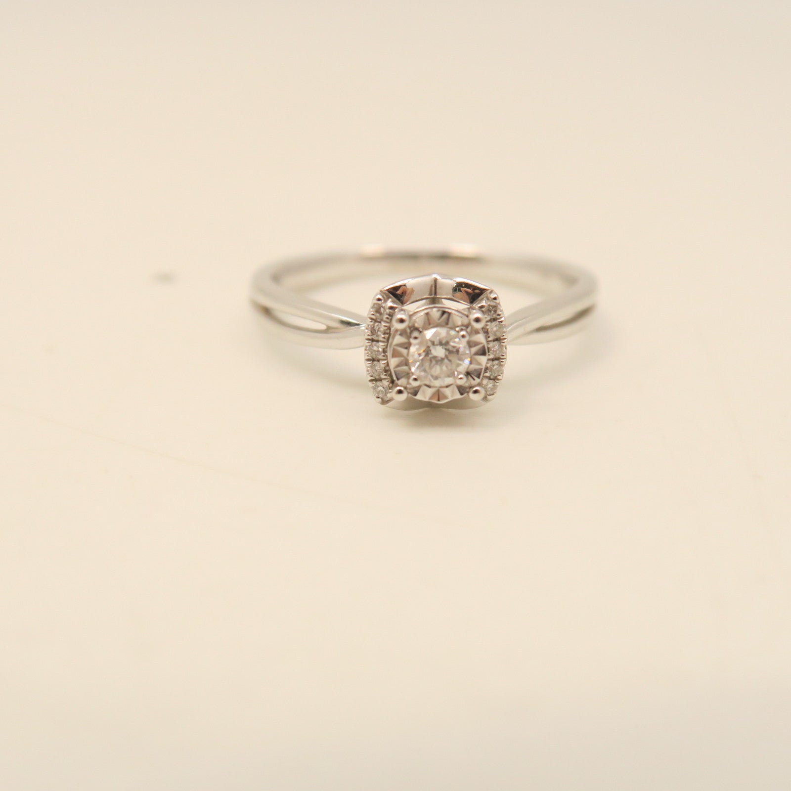 JEWELRY 18K White Gold Diamond Ring US#7.5