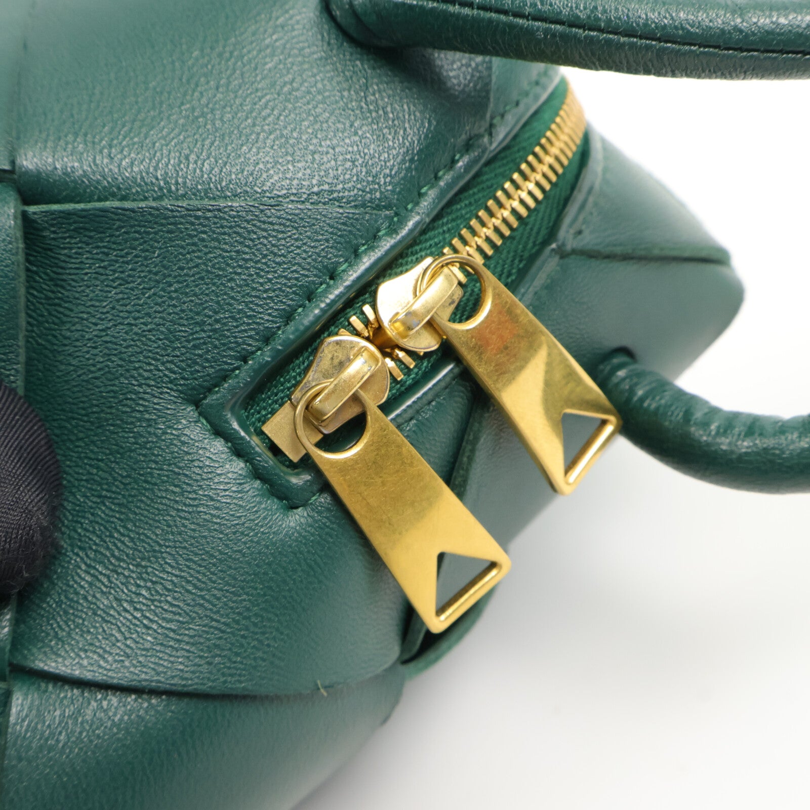 BOTTEGA VENETA 牛皮皮革Cassette Camera肩背袋