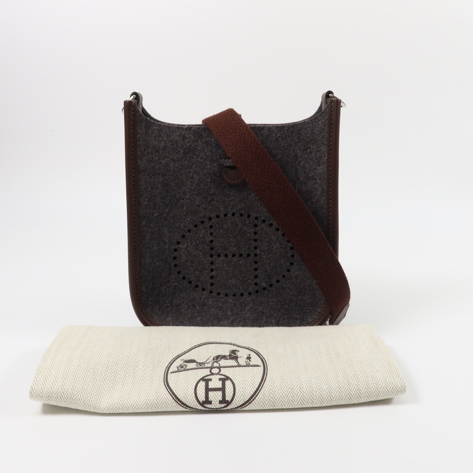 HERMES 羊毛/Swift皮革Evelyne TPM肩背袋Gris Moyen/Havane