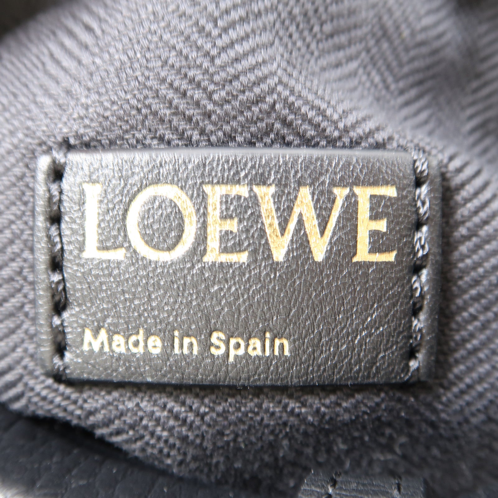 LOEWE 帆布Cubi Bag金扣手挽袋深藍色