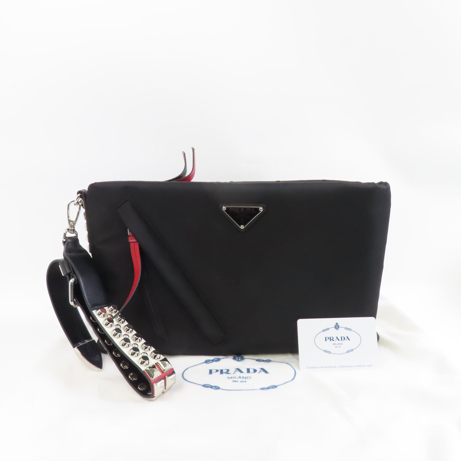 PRADA 尼龍Clutch銀扣手拿包黑色