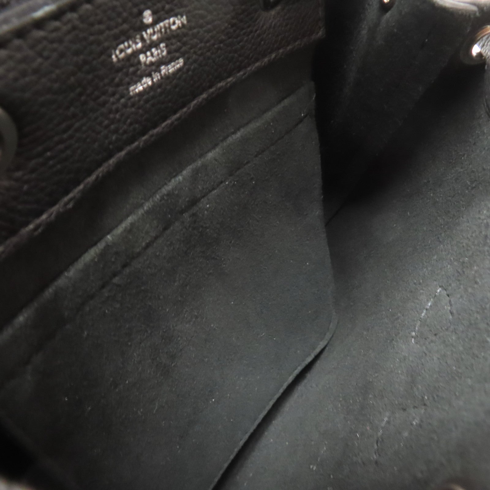 LOUIS VUITTON 【激減優惠】牛皮皮革Mini Lock Me Backpack銀扣背包黑色