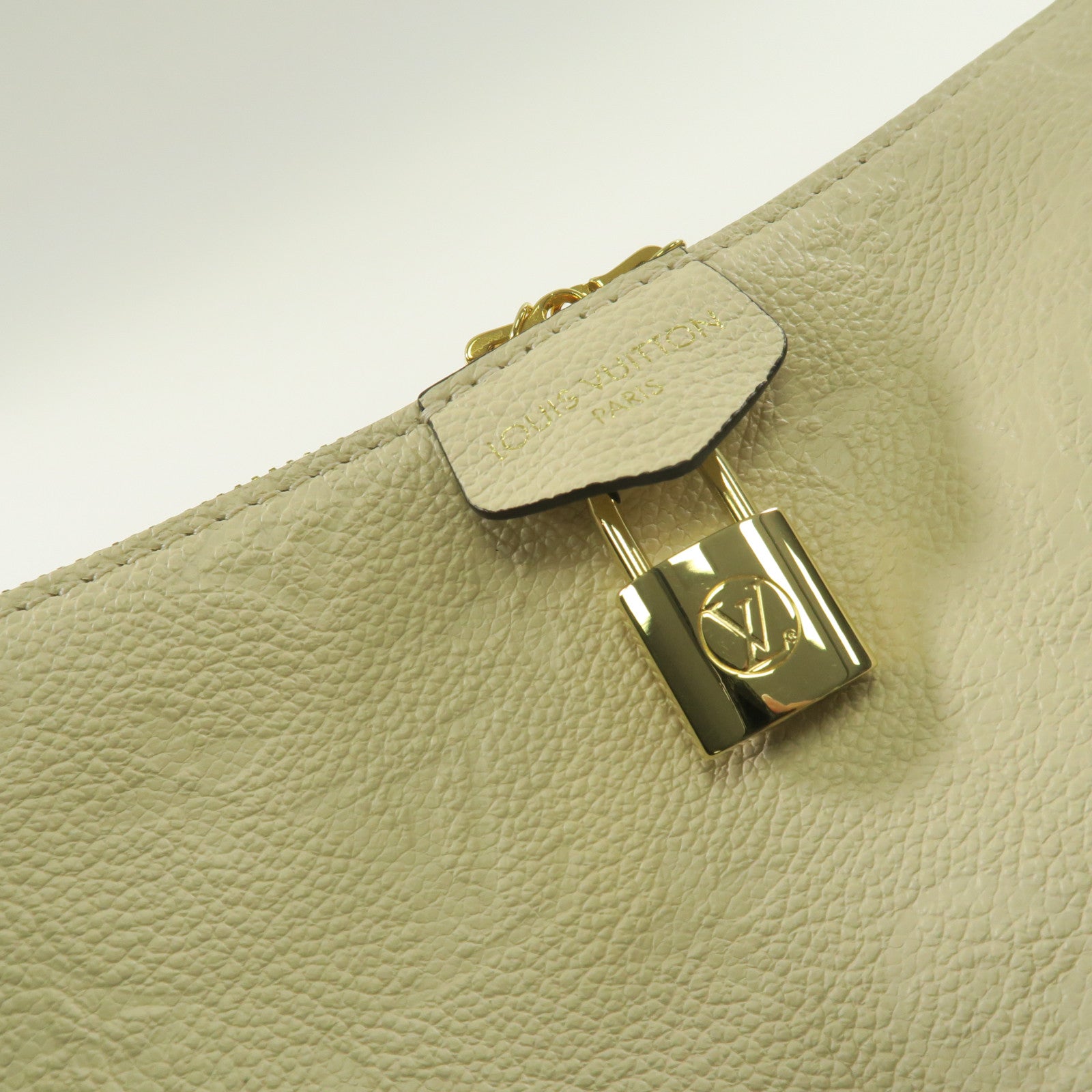 LOUIS VUITTON Monogram Empreinte Sac Sport Handbag金扣肩背袋米色