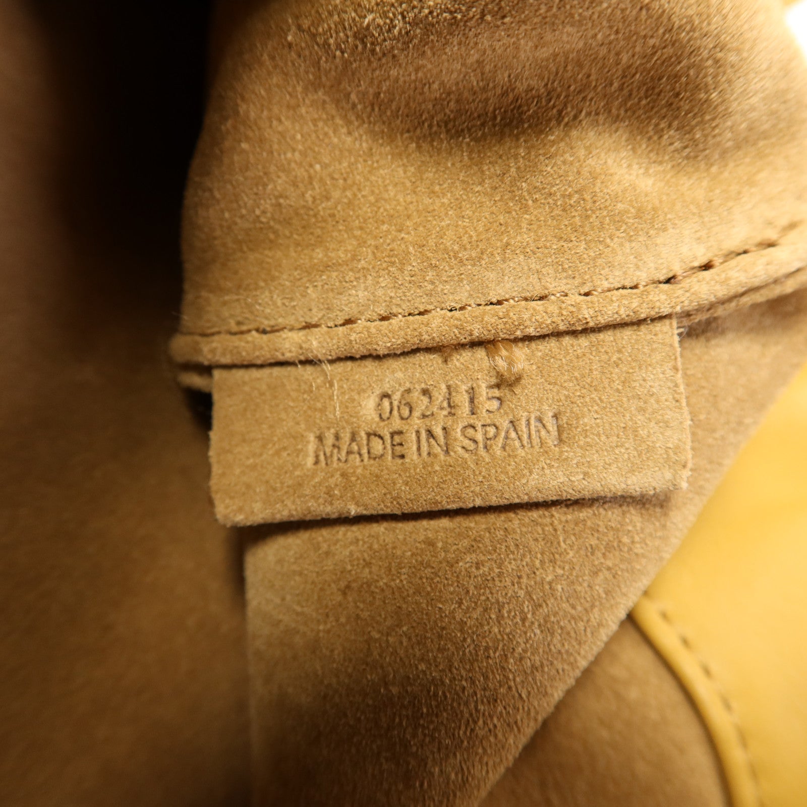 LOEWE 羊皮皮革Medium Flamenco Purse金扣肩背袋