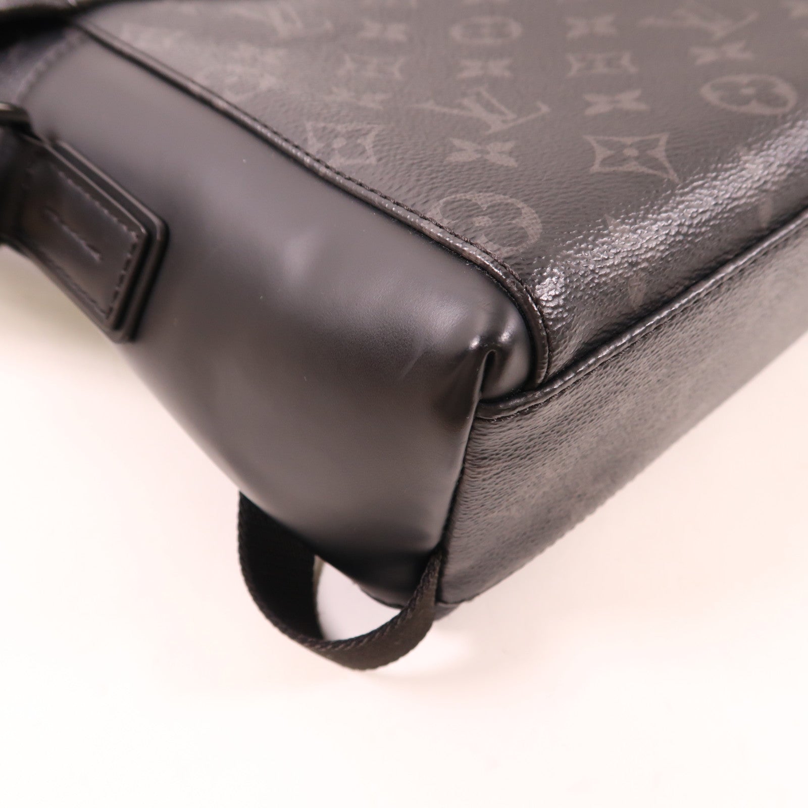 LOUIS VUITTON Monogram Eclipse Messenger PM Voyager銀扣肩背袋