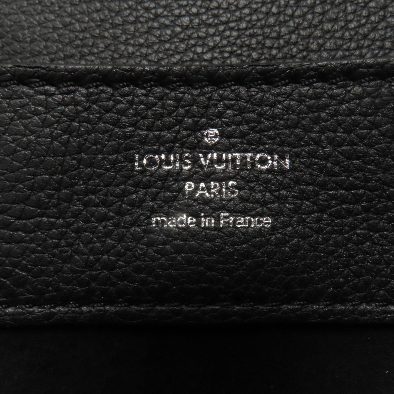 LOUIS VUITTON 【激減優惠】牛皮皮革Mini Lock Me Backpack銀扣背包黑色