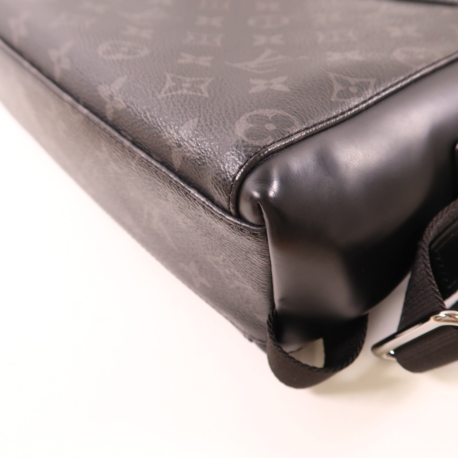 LOUIS VUITTON Monogram Eclipse Messenger PM Voyager銀扣肩背袋