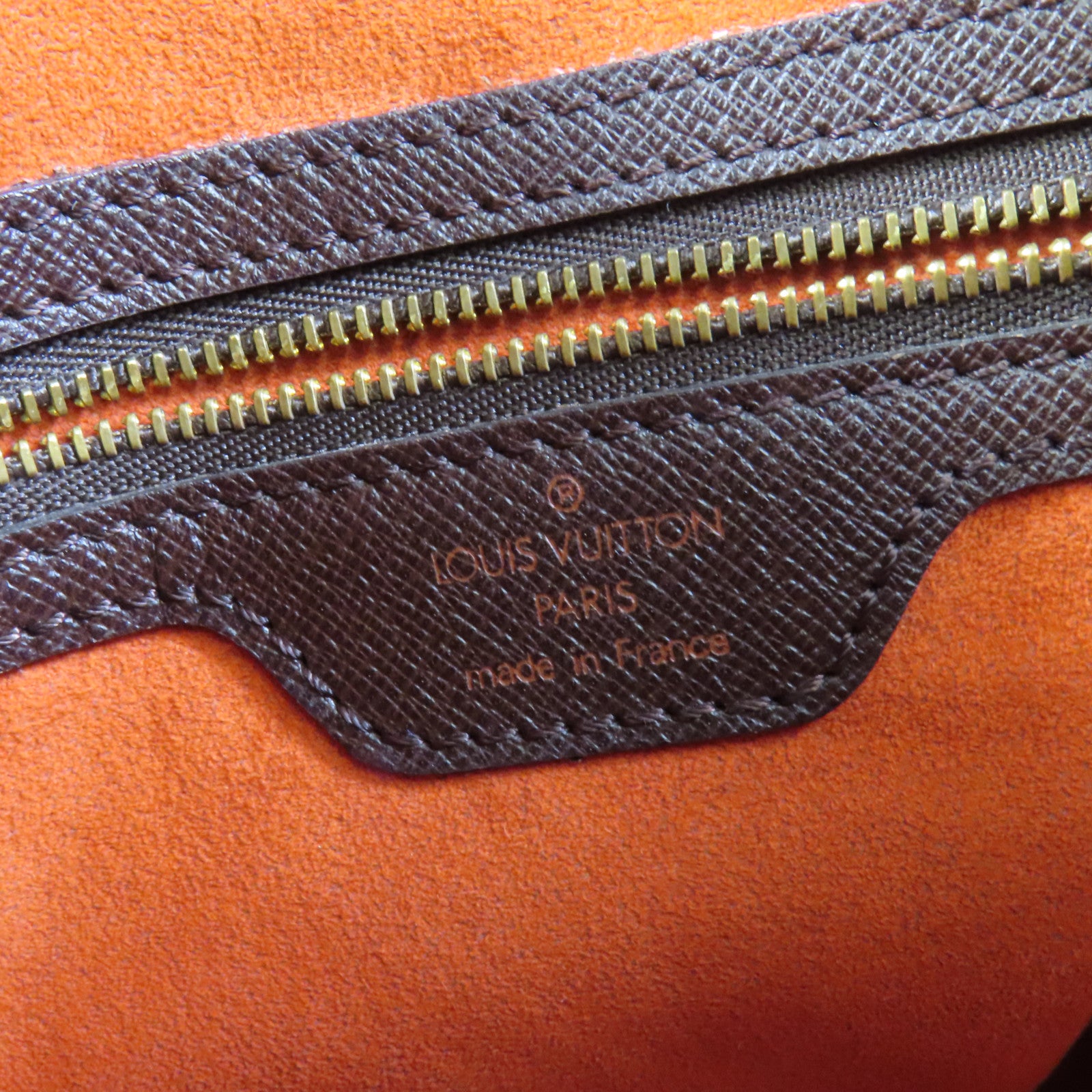 LOUIS VUITTON Damier Marais金扣肩背袋