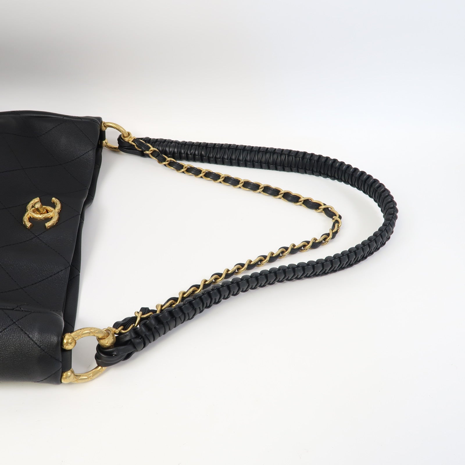 CHANEL 菱格牛皮皮革Chain Shoulder金扣肩背袋黑色