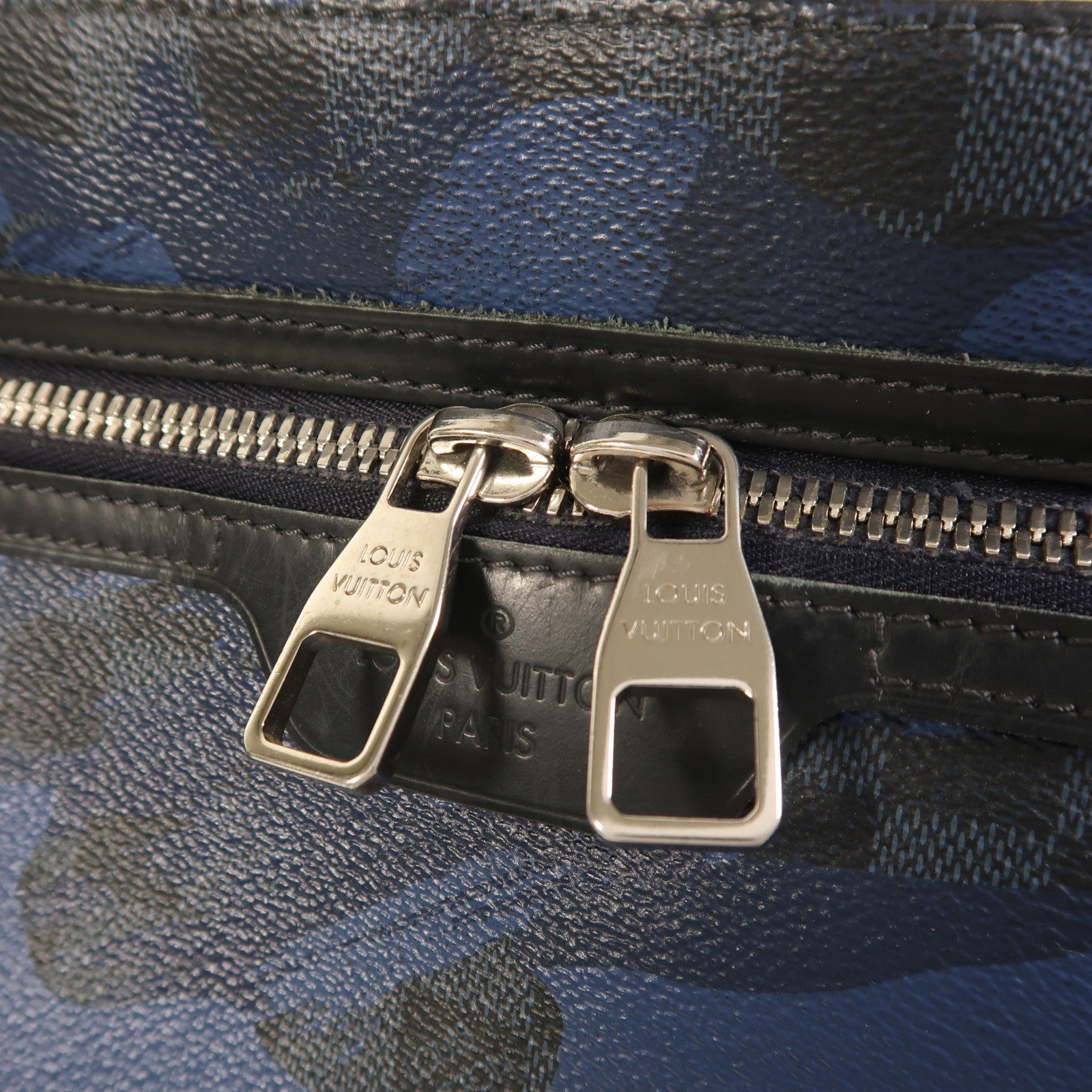 LOUIS VUITTON Damier Cobalt Camouflage Hunter銀扣肩背袋