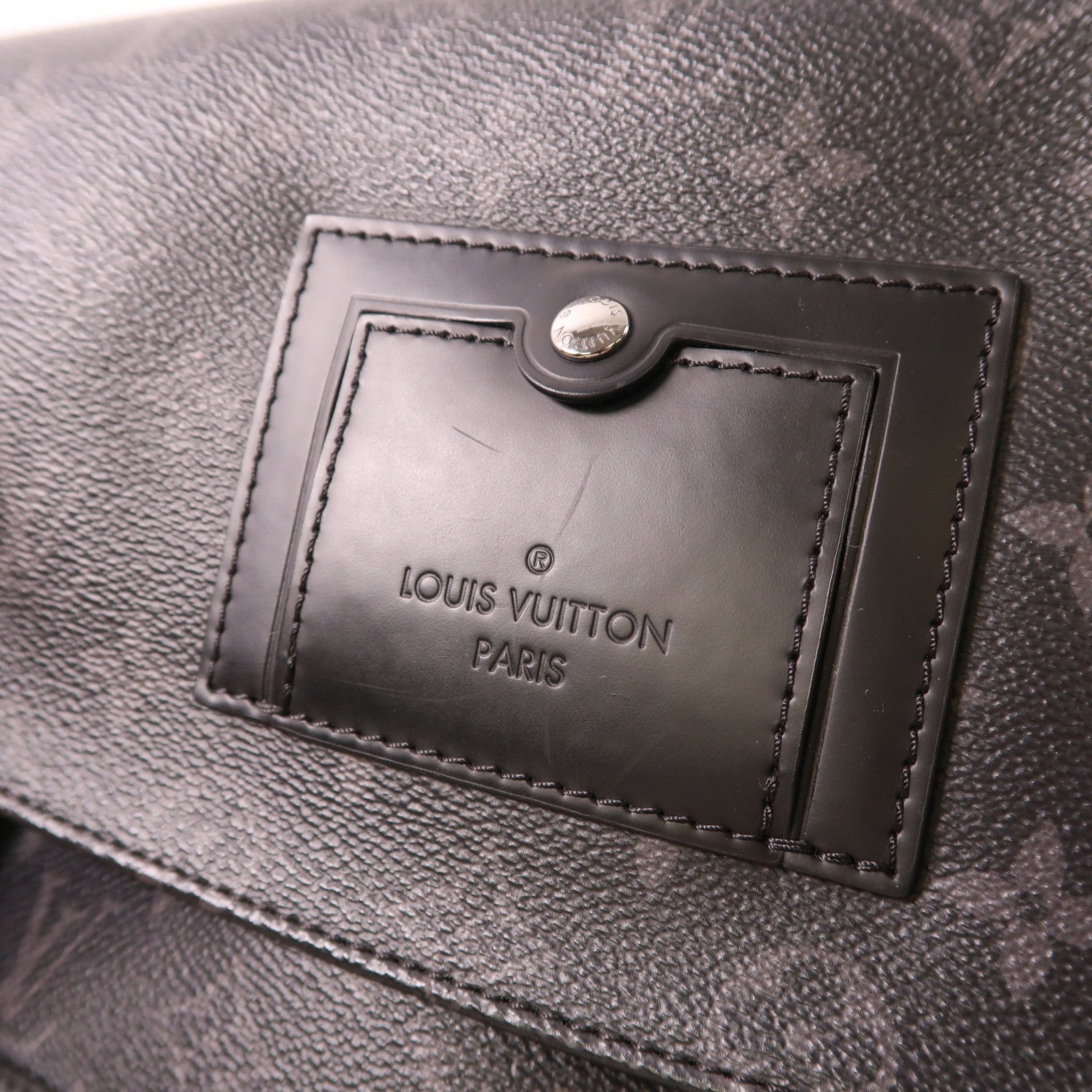LOUIS VUITTON Monogram Eclipse Messenger PM Voyager銀扣肩背袋