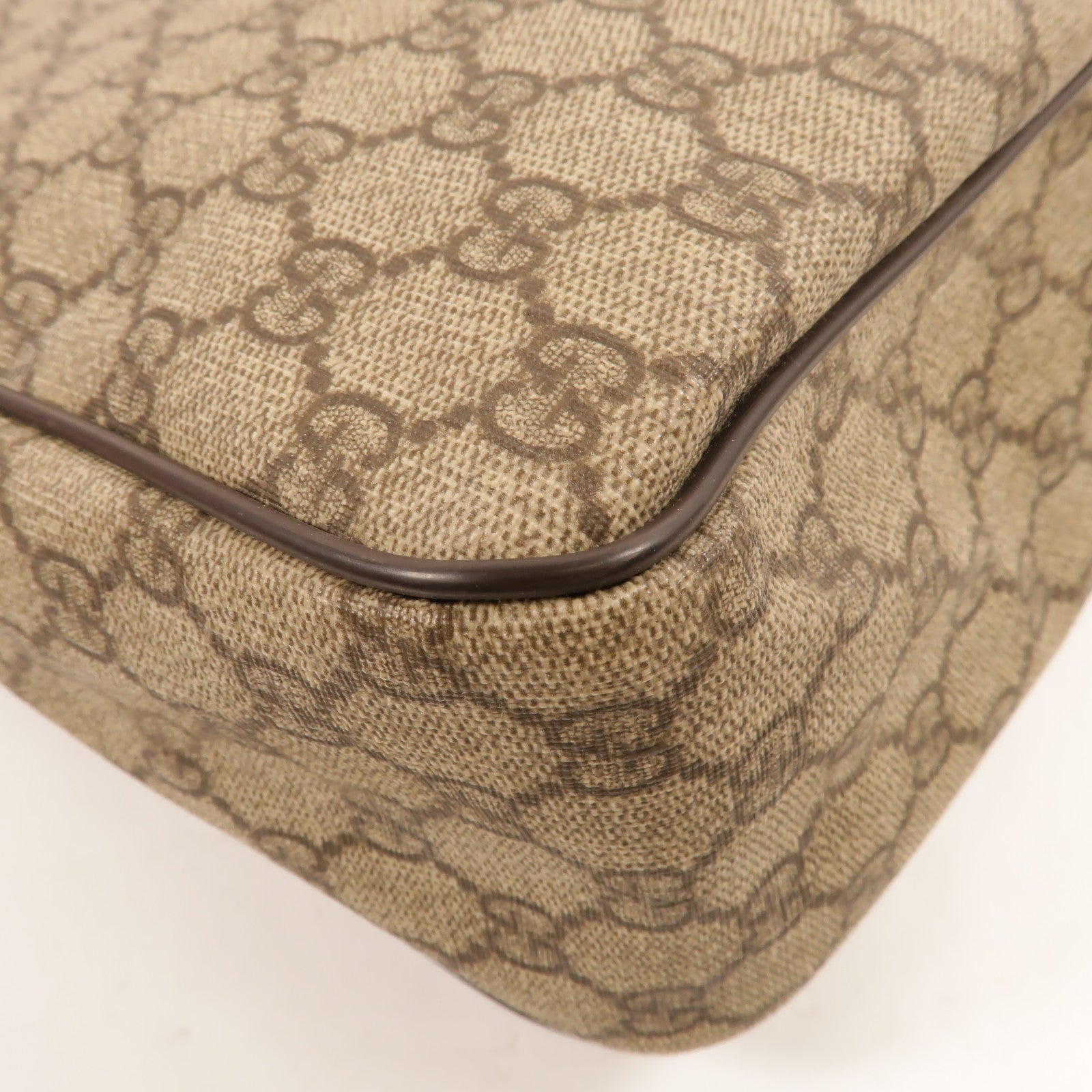 GUCCI 塗層帆布Interlocking G Messenger Bag肩背袋