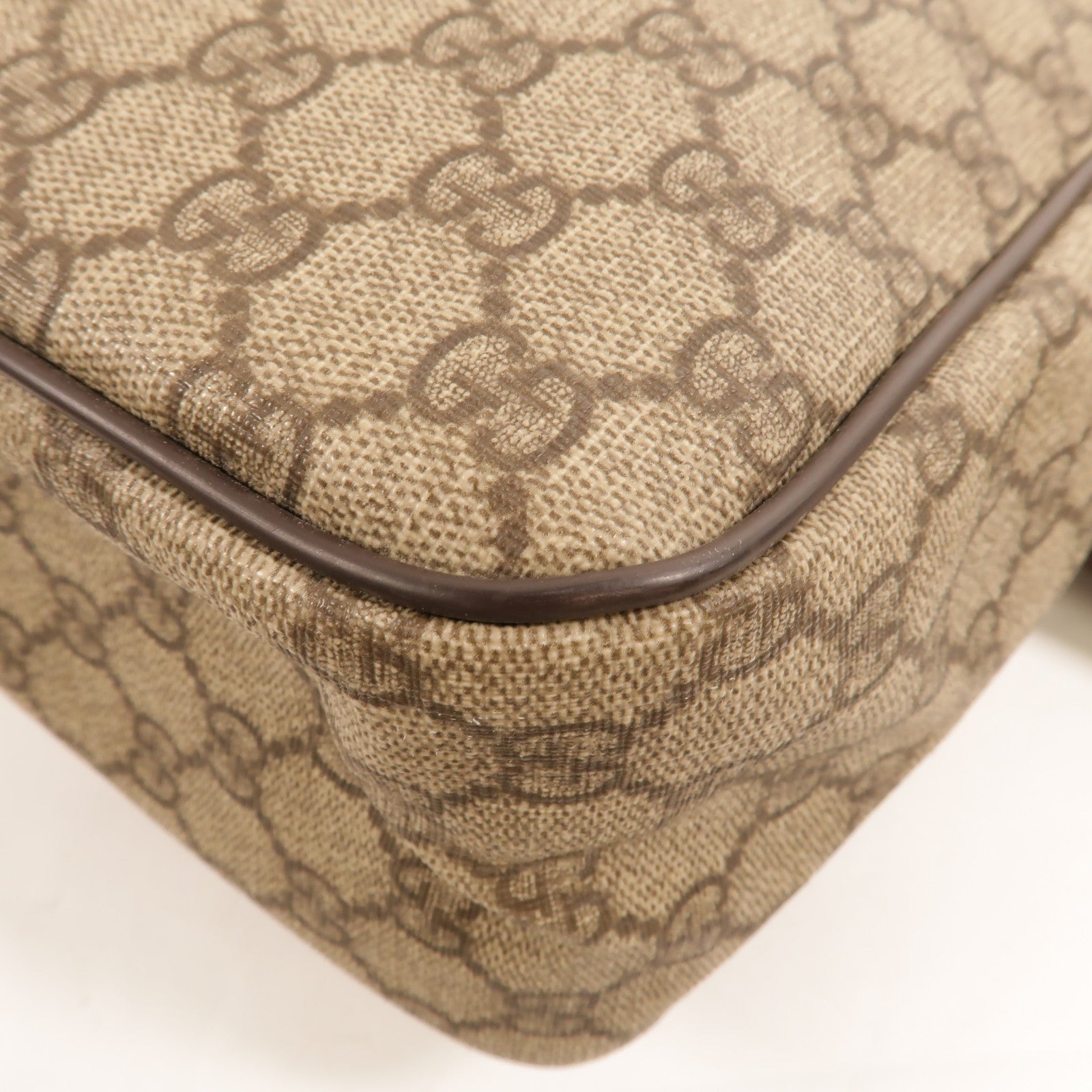 GUCCI 塗層帆布Interlocking G Messenger Bag肩背袋