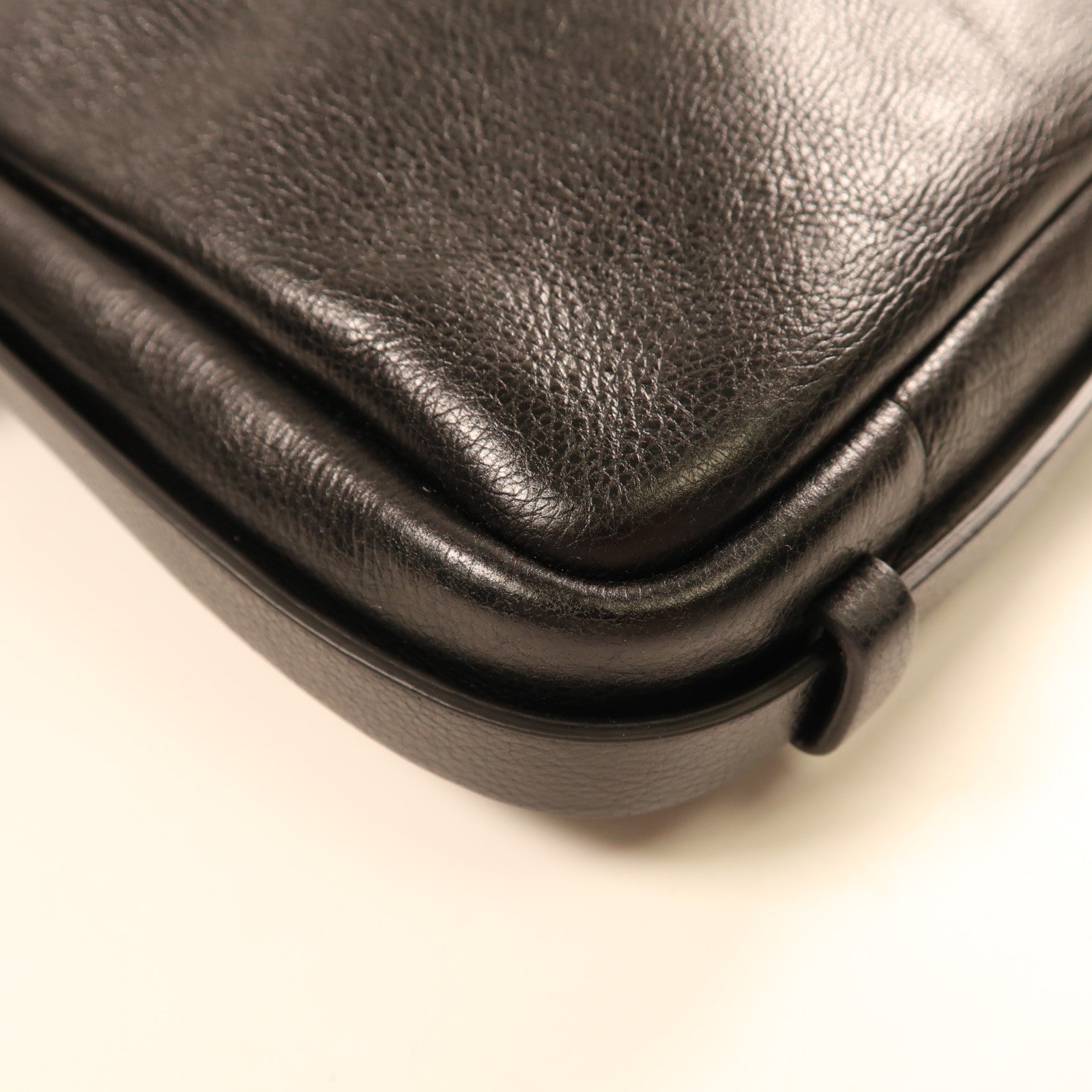 FENDI 牛皮皮革Shoulder Bag銀扣肩背袋黑色