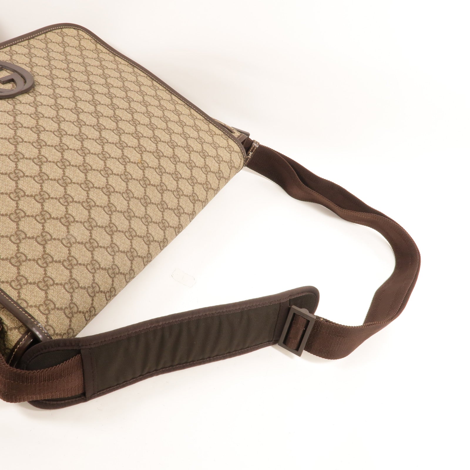 GUCCI 塗層帆布Interlocking G Messenger Bag肩背袋