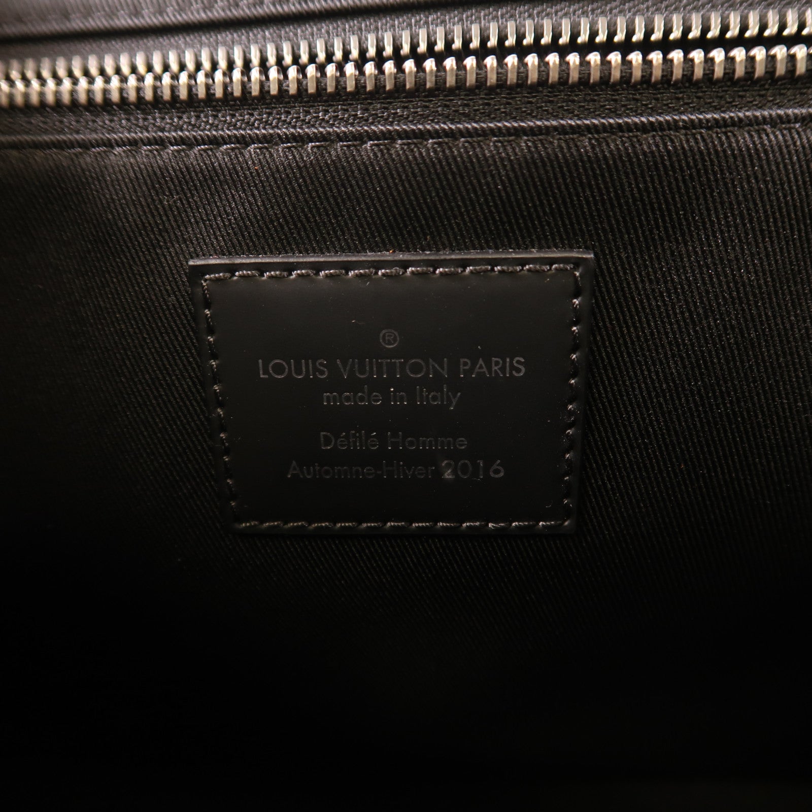 LOUIS VUITTON Monogram Eclipse Messenger PM Voyager銀扣肩背袋