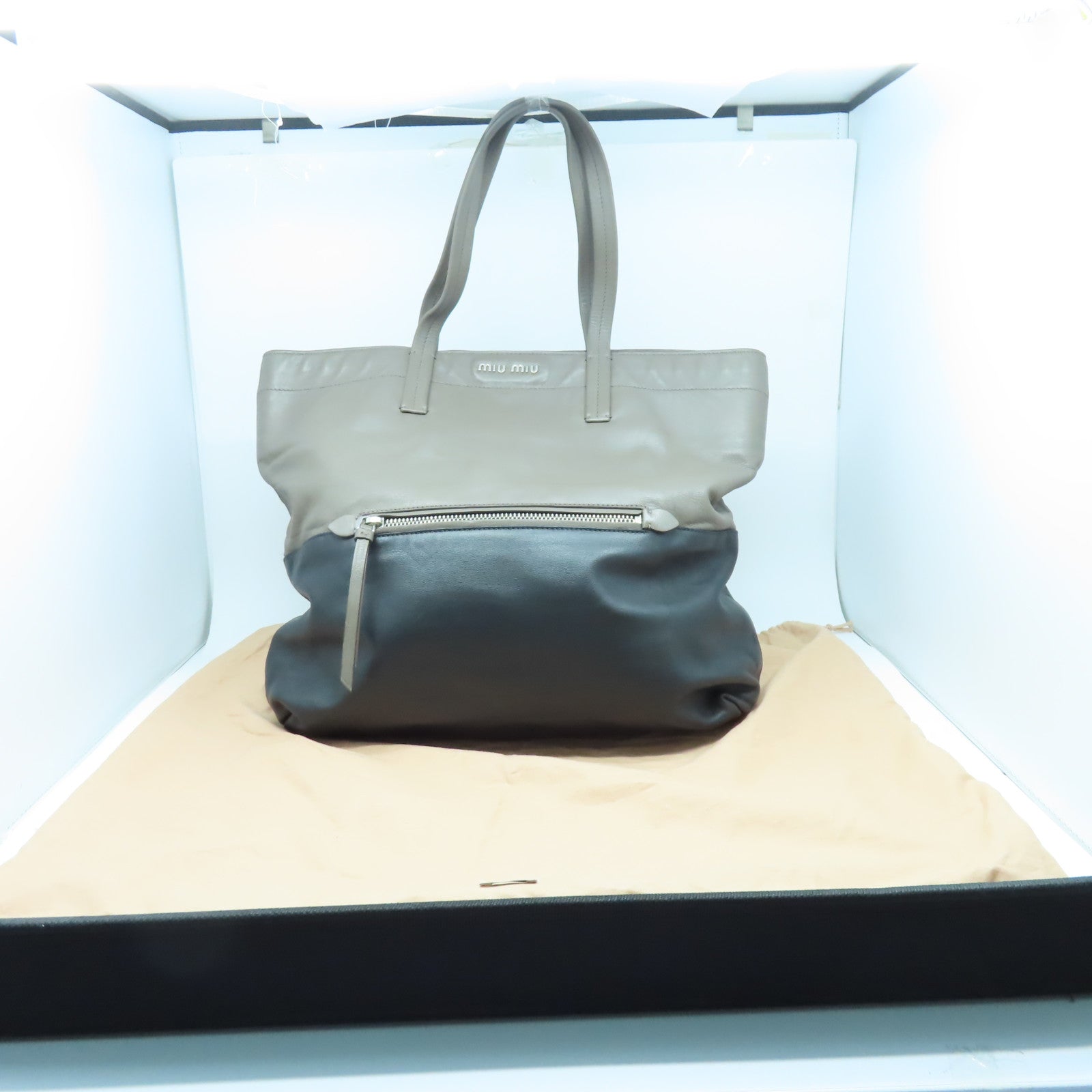 Miu Miu 【激減優惠】牛皮皮革Tote Bag銀扣手挽袋黑色/灰色
