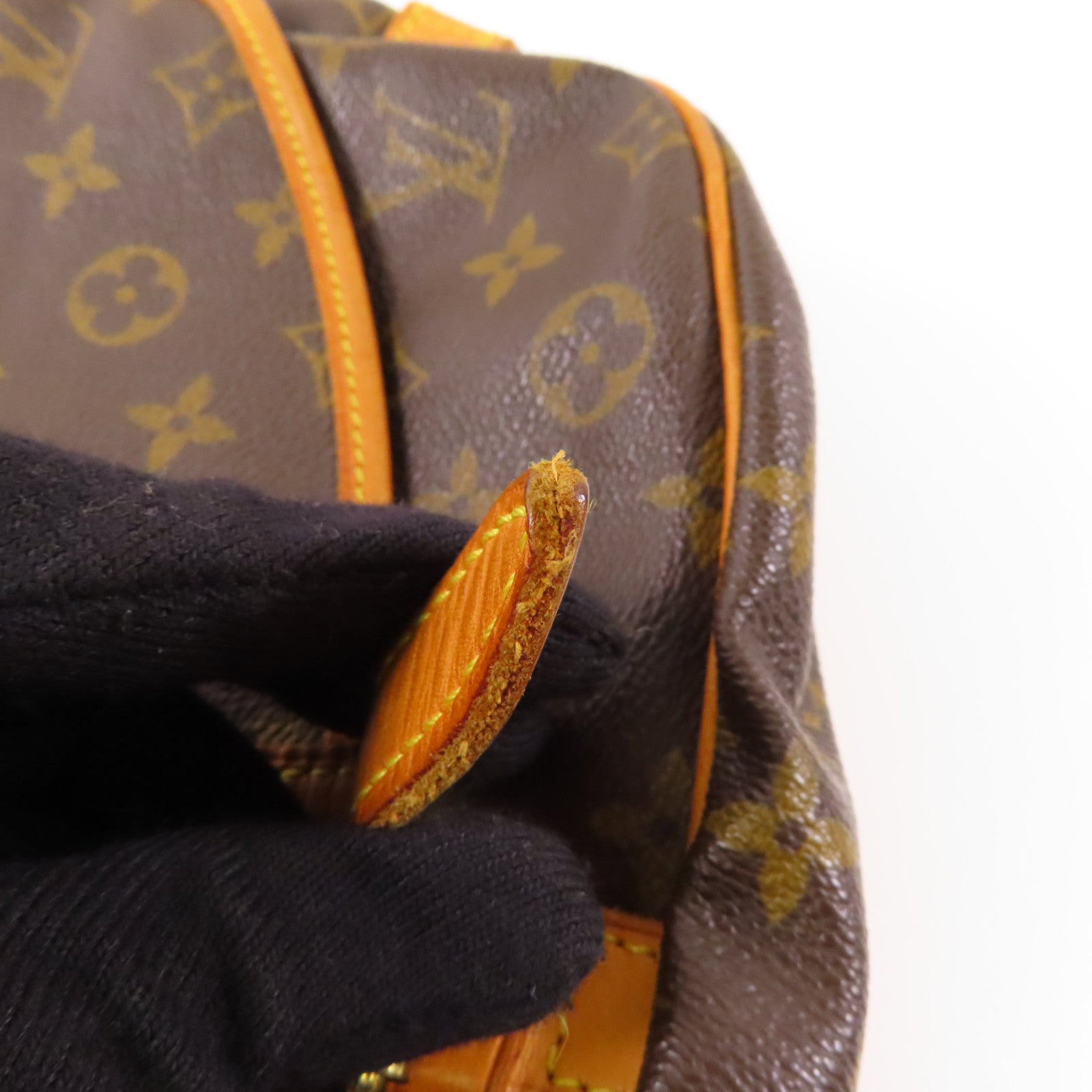 LOUIS VUITTON Monogram Saumur 30金扣肩背袋