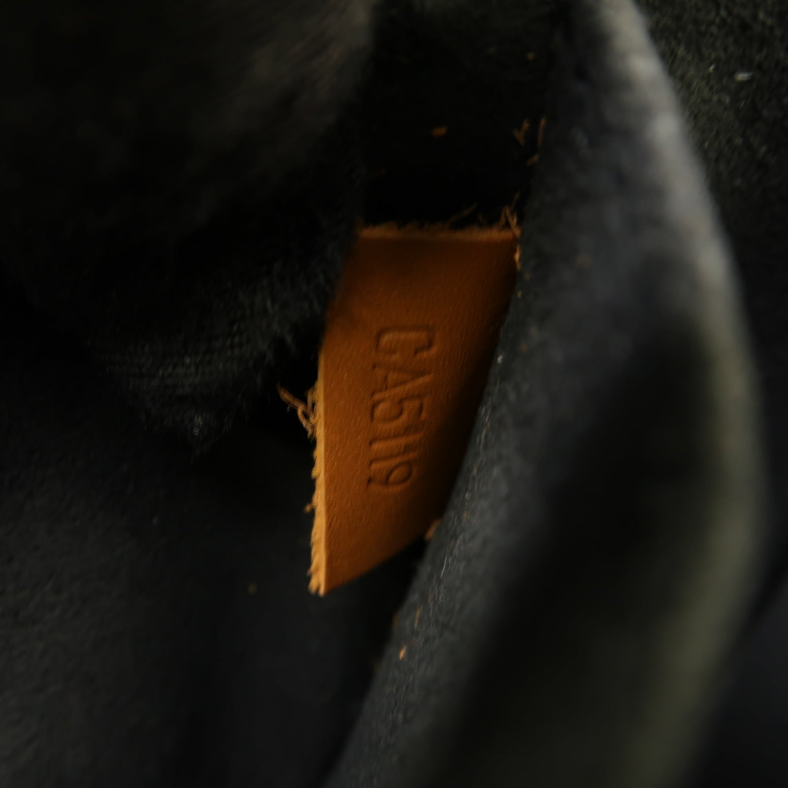 LOUIS VUITTON Monogram Reverse Dauphine金扣肩背袋棕色