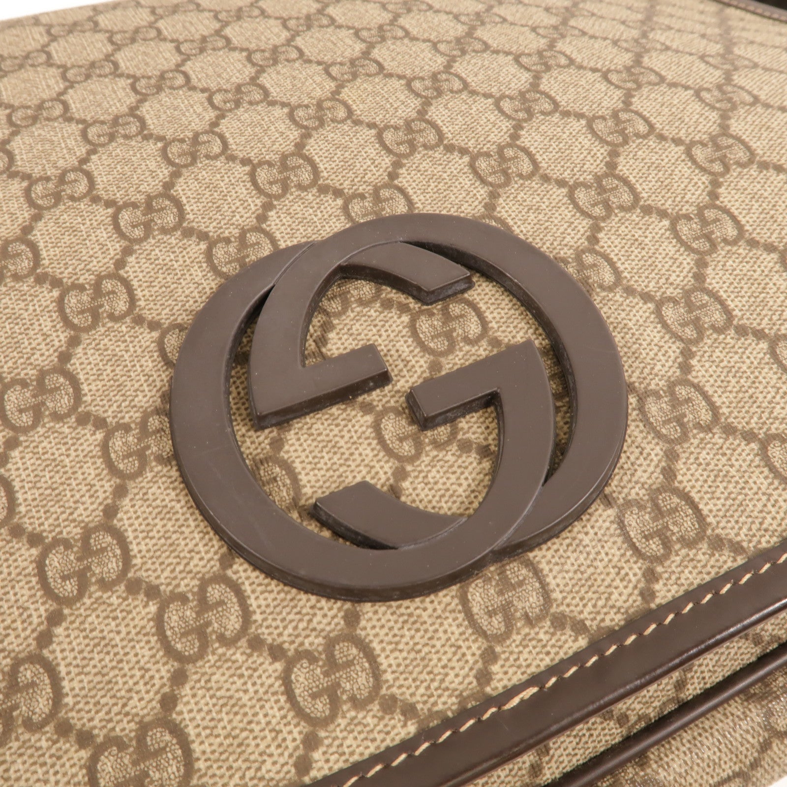 GUCCI 塗層帆布Interlocking G Messenger Bag肩背袋