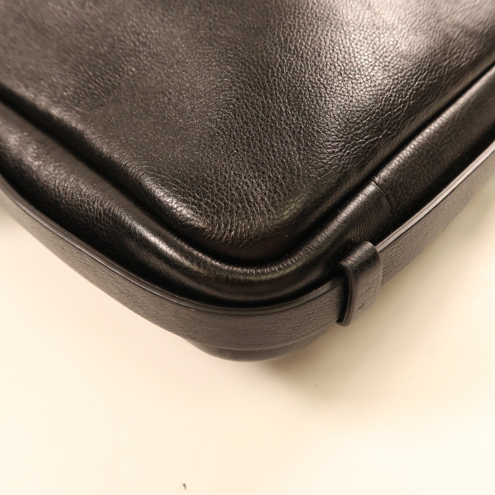 FENDI 牛皮皮革Shoulder Bag銀扣肩背袋黑色