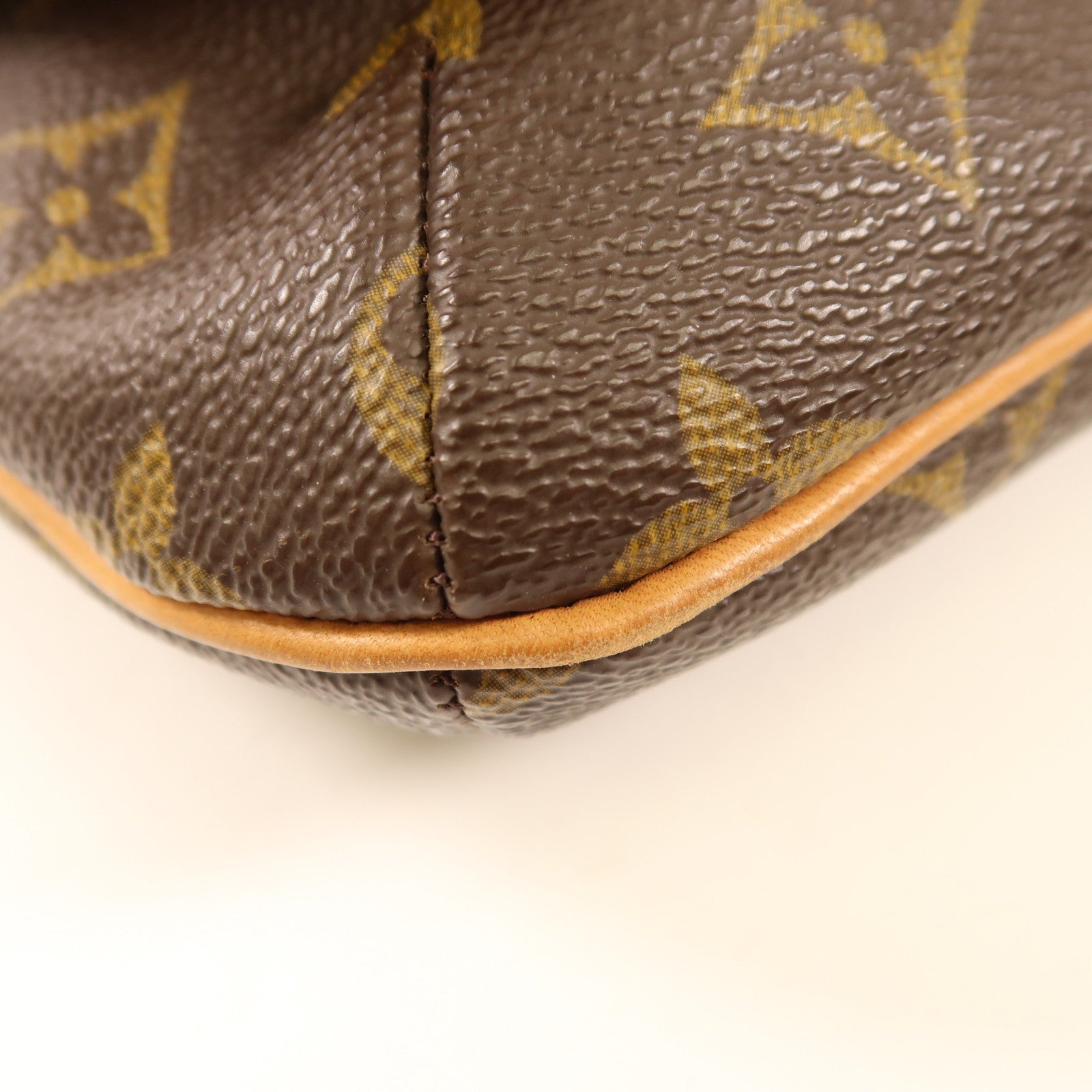 LOUIS VUITTON Monogram Musette Tango Short金扣肩背袋棕色