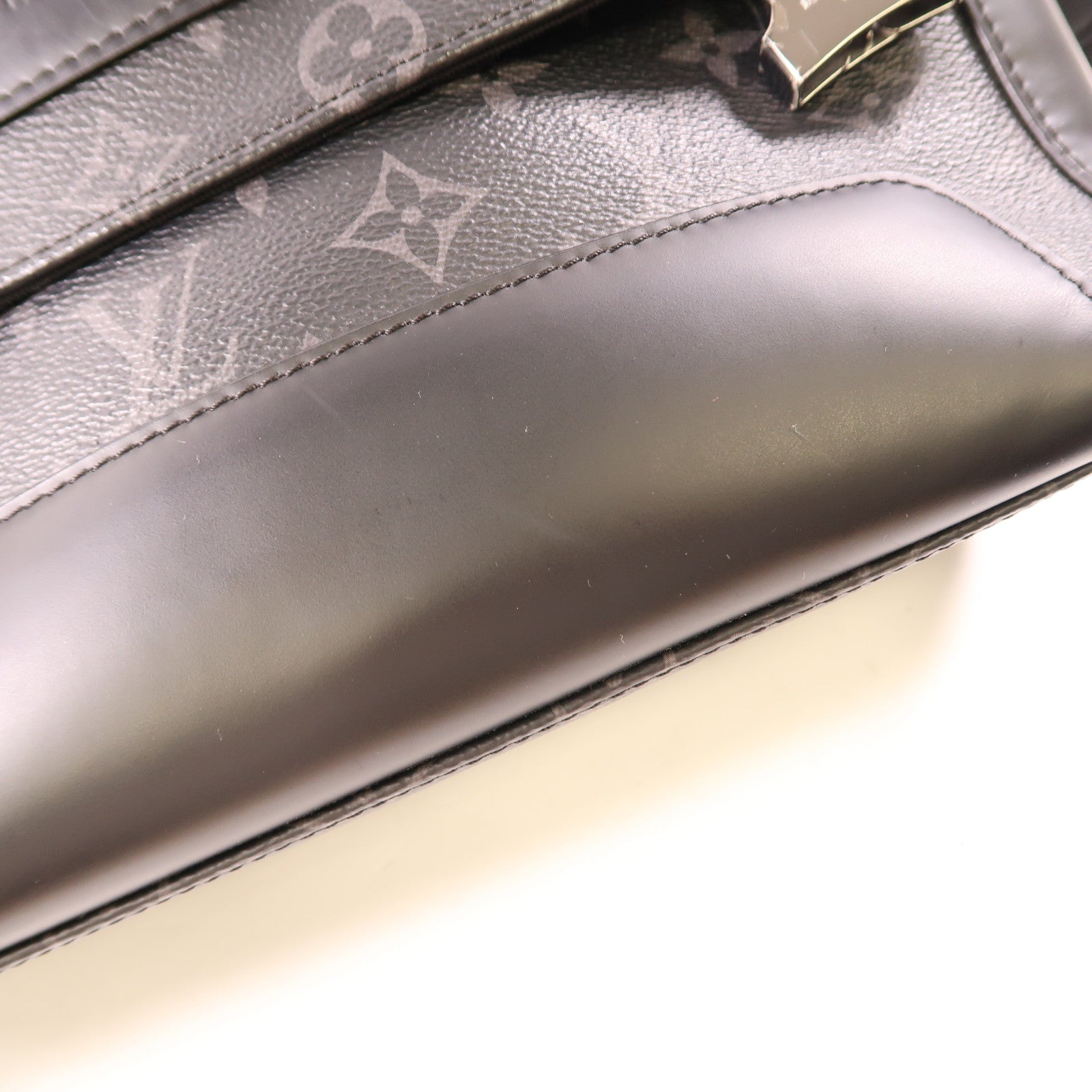 LOUIS VUITTON Monogram Eclipse Messenger PM Voyager銀扣肩背袋