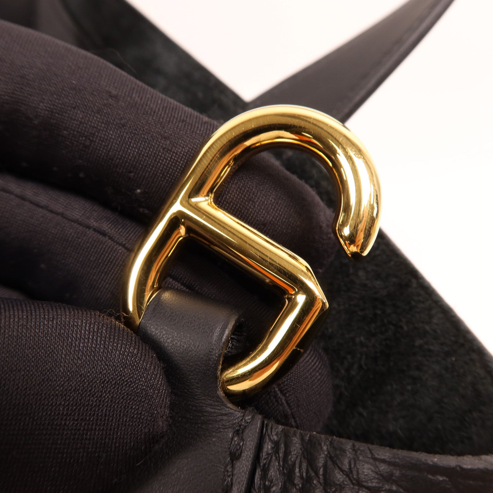 HERMES Clemence皮革In The Loop 23金扣手挽袋Noir