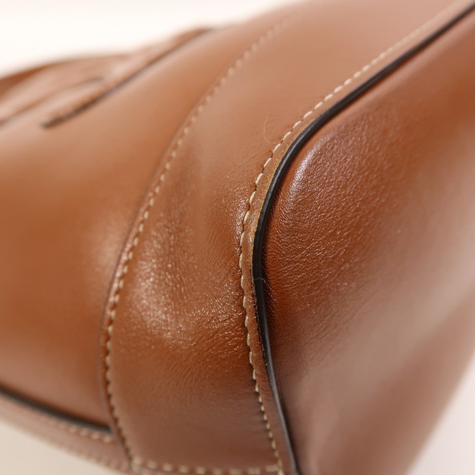 CELINE 牛皮皮革Cuir Triomphe金扣肩背袋