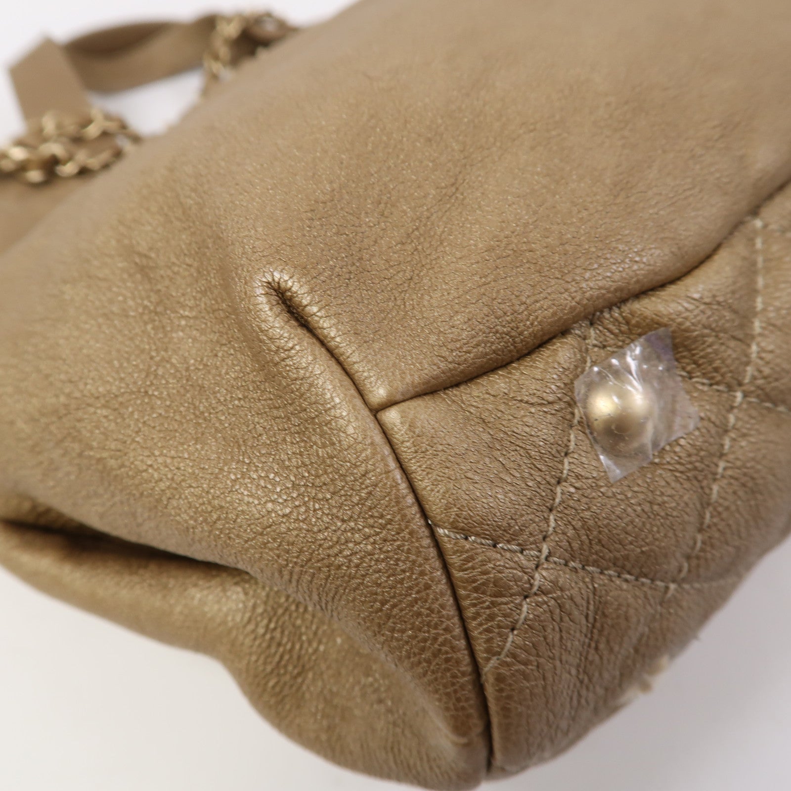 CHANEL Caviar皮革Chain Shoulder金扣手挽肩背兩用袋金色