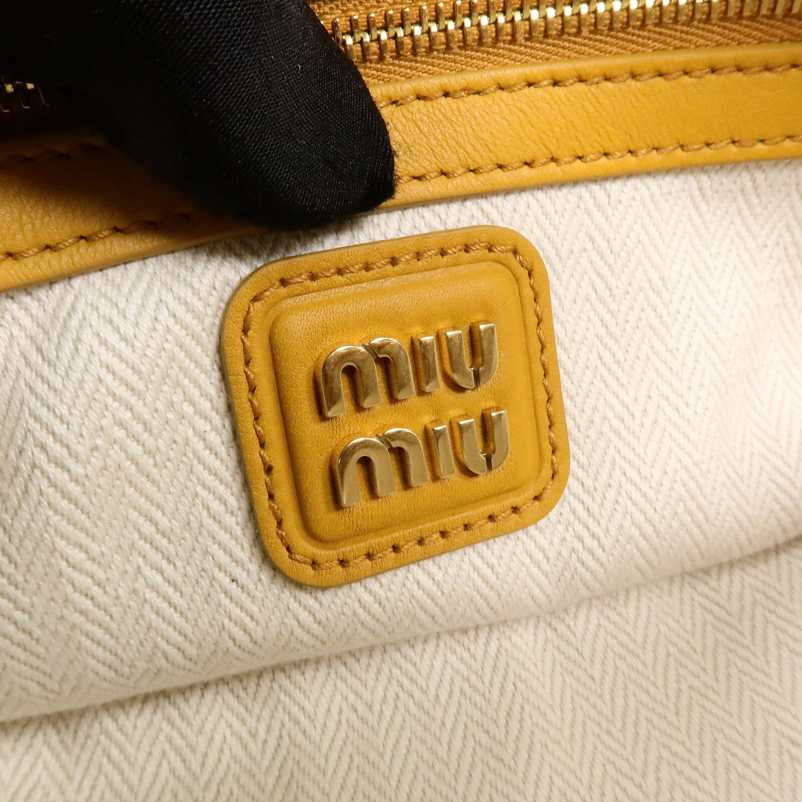 Miu Miu 麂皮皮革Arcadie Padded Suede Bag手挽肩背兩用袋