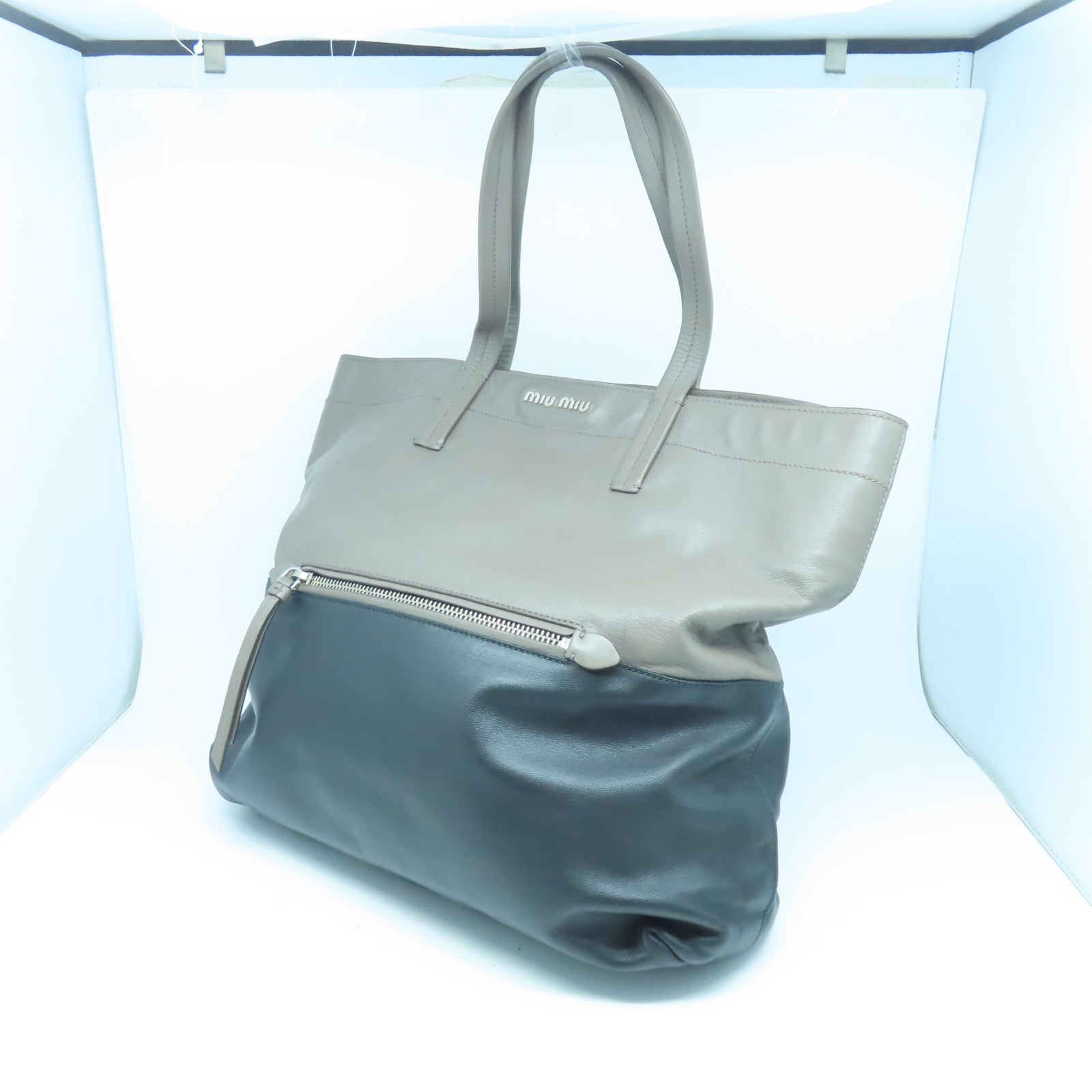 Miu Miu 【激減優惠】牛皮皮革Tote Bag銀扣手挽袋黑色/灰色