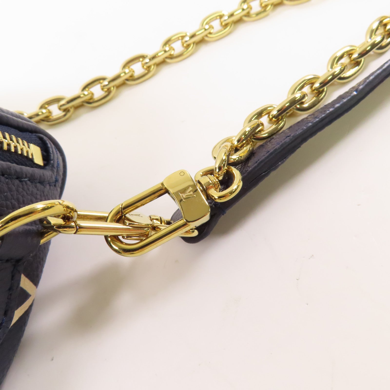 LOUIS VUITTON Monogram Empreinte Mini Bumbag金扣手挽肩背兩用袋
