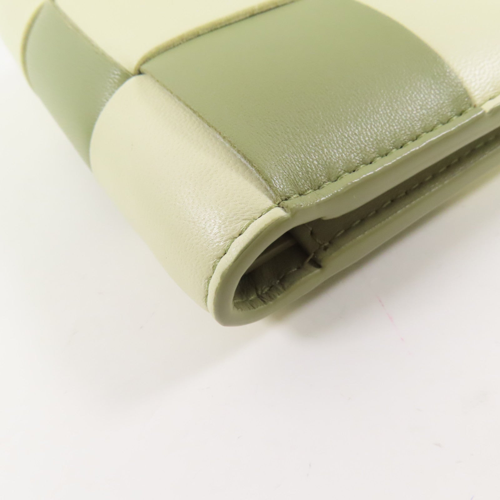 BOTTEGA VENETA 羊皮皮革Wallet金扣錢包