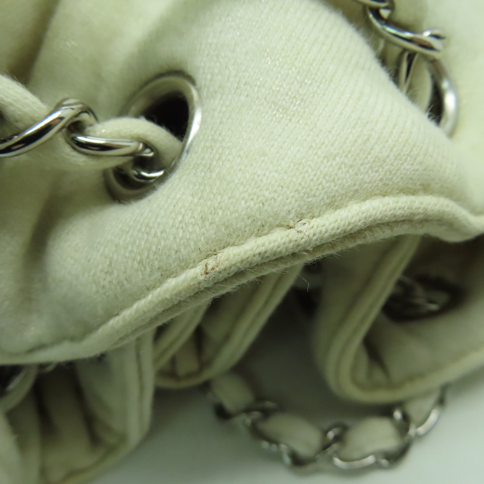 CHANEL 【清倉大減價】帆布Chain Shoulder銀扣鏈帶肩背袋白色