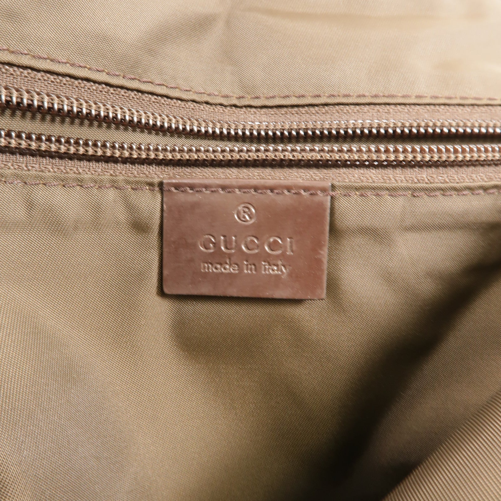 GUCCI 塗層帆布Interlocking G Messenger Bag肩背袋