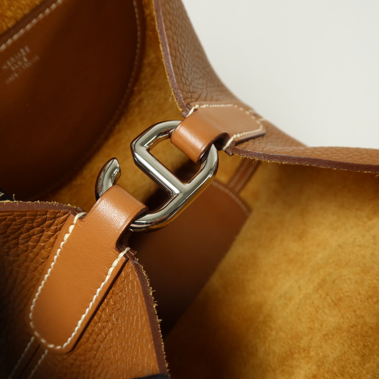 HERMES Clemence皮革In The Loop 18手挽袋Gold