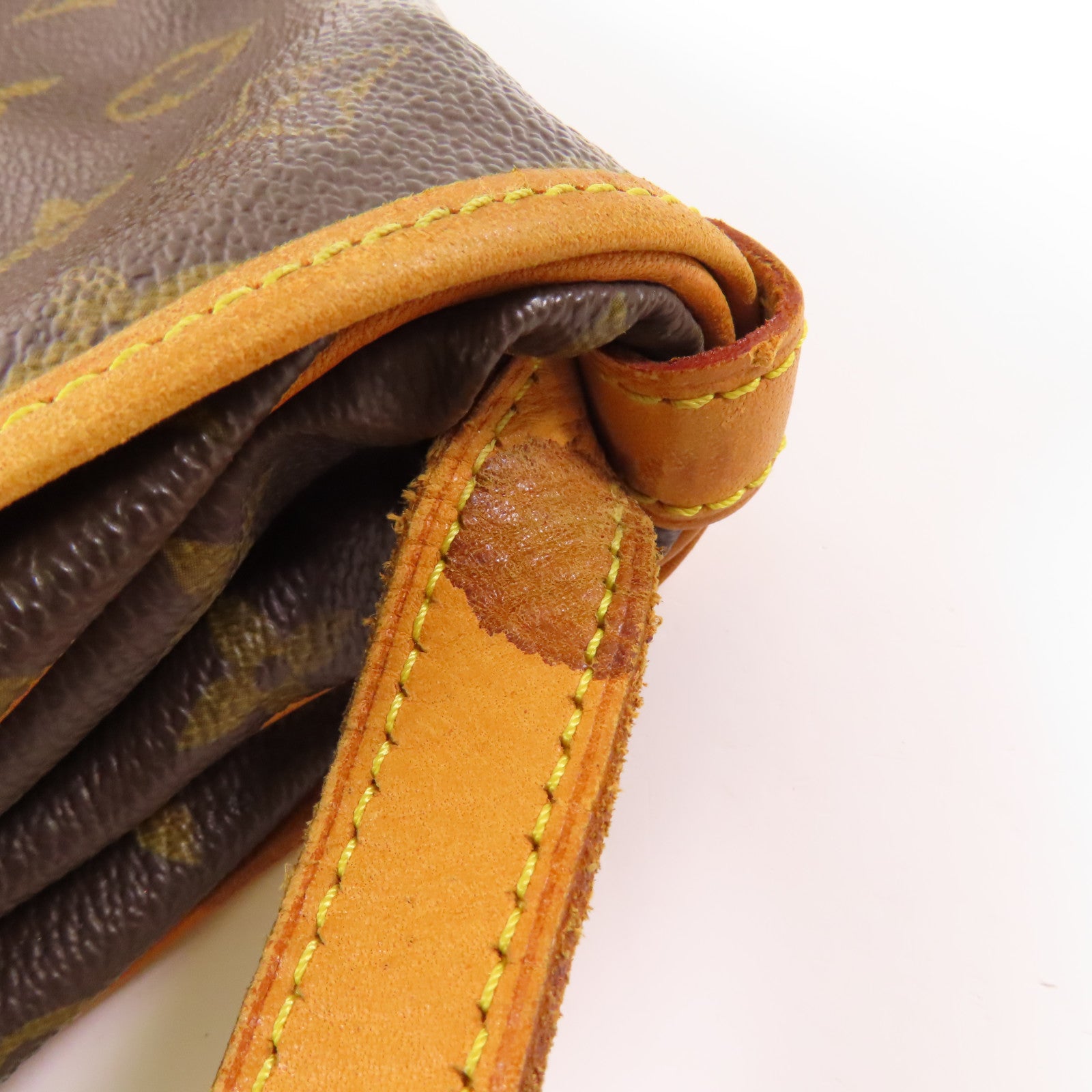 LOUIS VUITTON Monogram Saumur 30金扣肩背袋