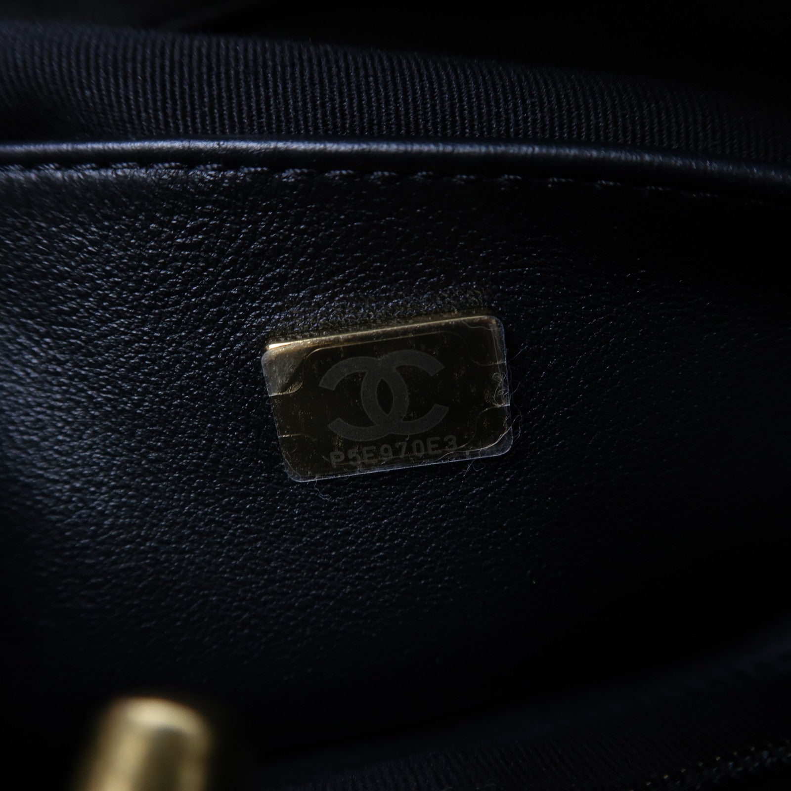 CHANEL 菱格牛皮皮革Chain Shoulder金扣肩背袋黑色